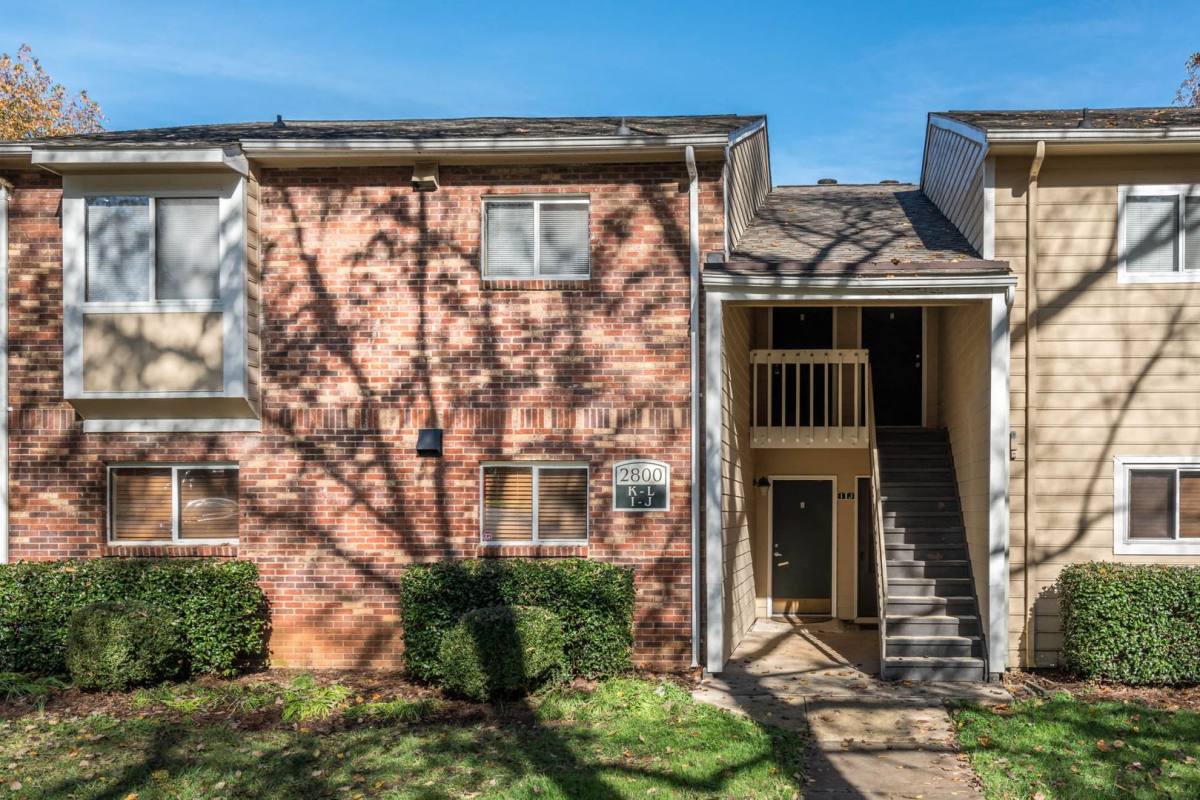 Condo for rent at 2800 Heathstead Place, Charlotte, NC 28210