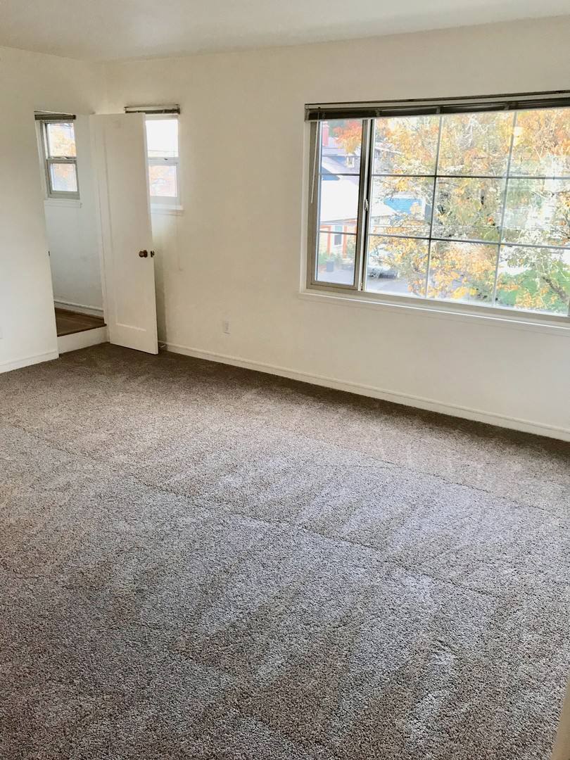 Apartment for rent at 815 SE 42nd Ave, Portland, OR 97215