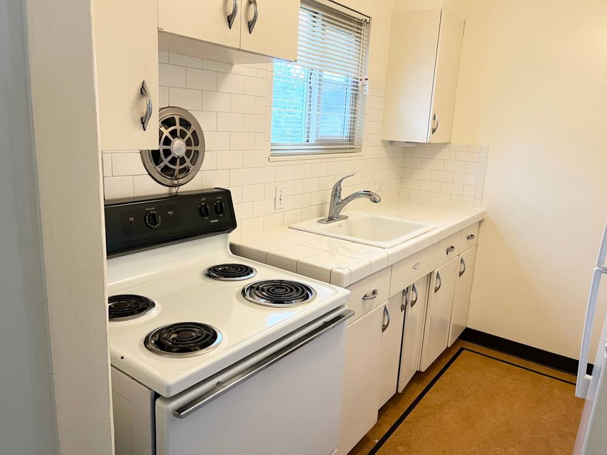 Apartment for rent at 815 SE 42nd Ave, Portland, OR 97215