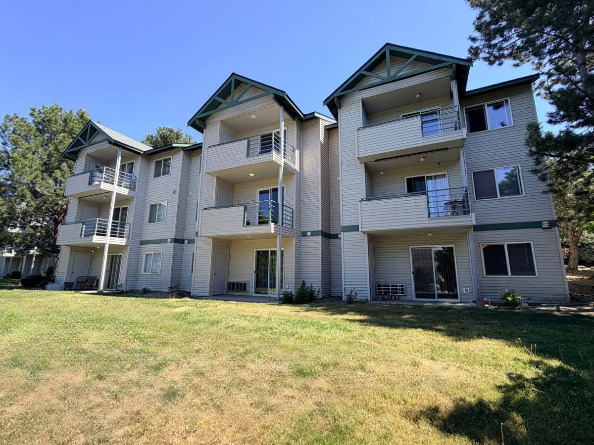 Apartment for rent at 655 NE 4th, East Wenatchee, WA 98802