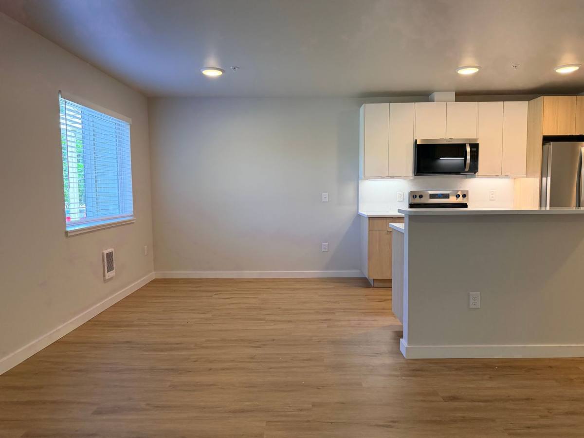 Apartment for rent at 655 NE 4th, East Wenatchee, WA 98802