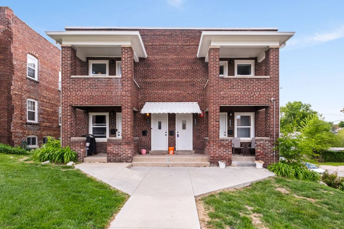 Apartment for rent at 600 S 31st Ave, Omaha, NE 68105