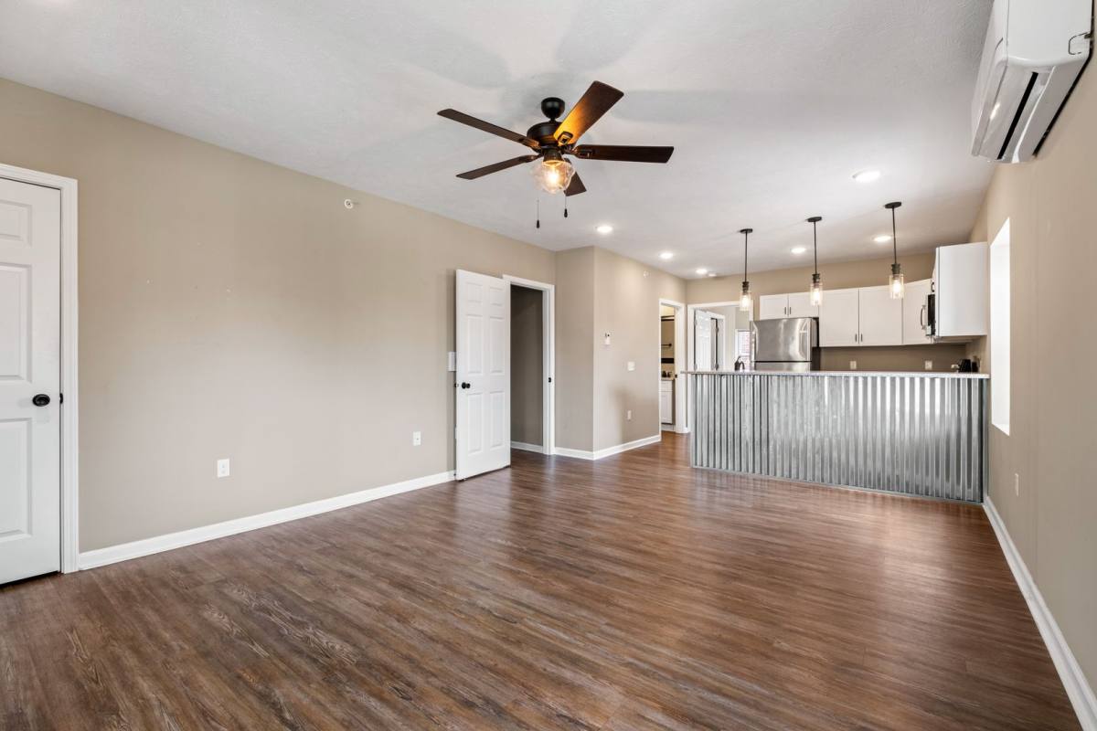 Apartment for rent at 600 S 31st Ave, Omaha, NE 68105