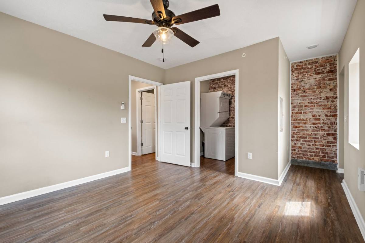 Apartment for rent at 600 S 31st Ave, Omaha, NE 68105
