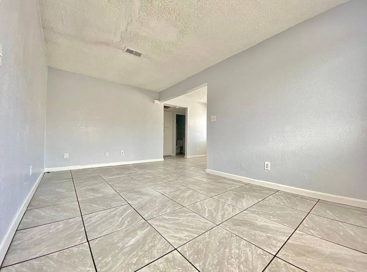 Apartment for rent at 1313 Bernard St, Bakersfield, CA 93305