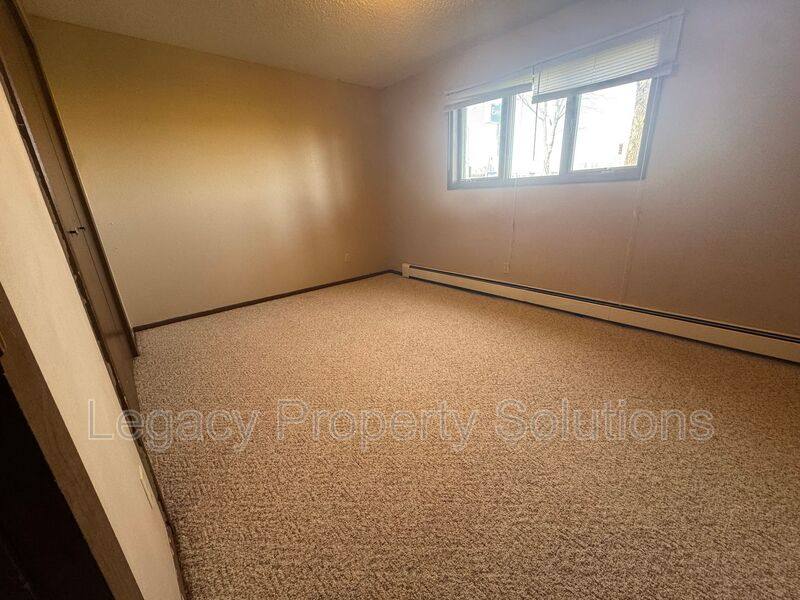 Apartment for rent at 305 E Expressway, Bismarck, ND 58504