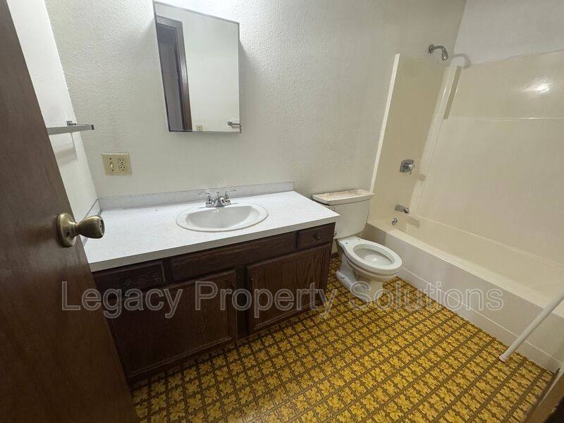 Apartment for rent at 305 E Expressway, Bismarck, ND 58504