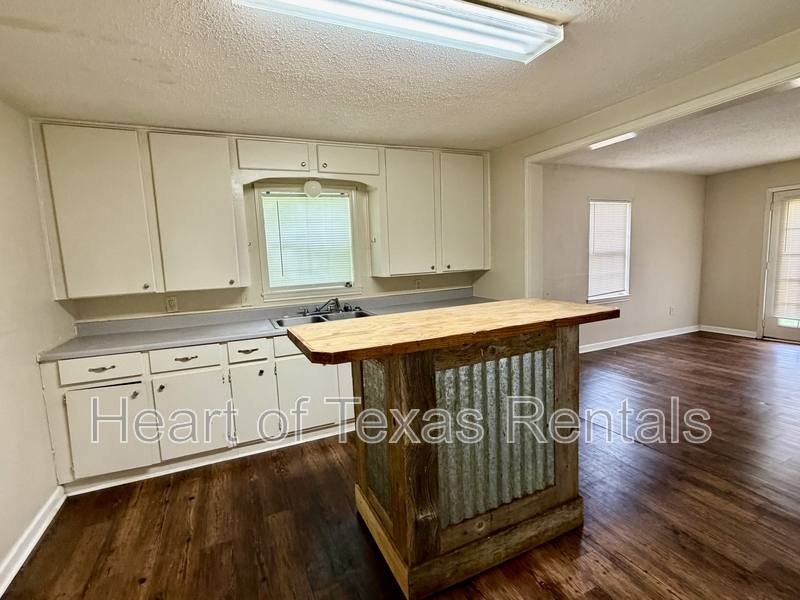 House for rent at 1009 Victoria St, Waco, TX 76705