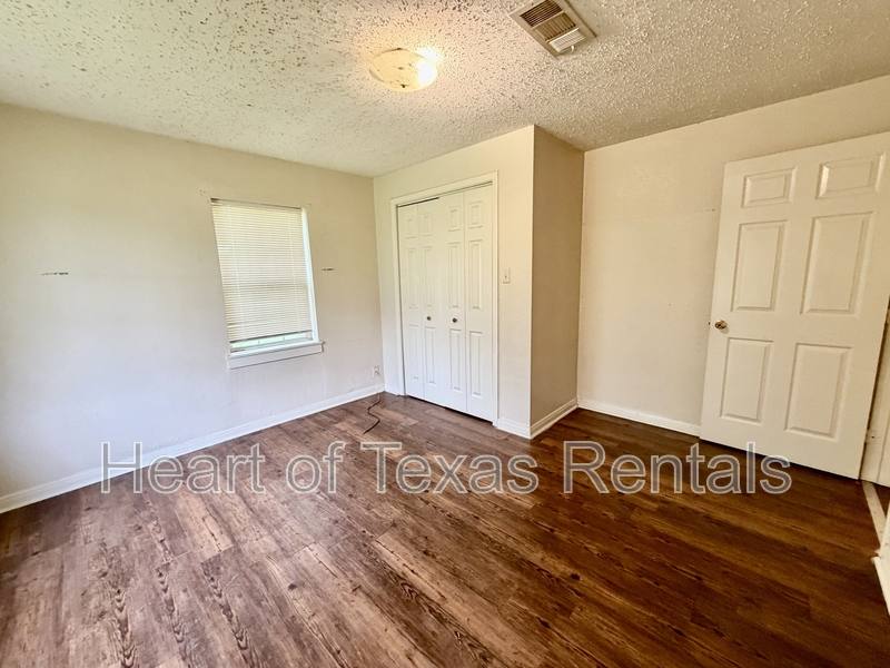 House for rent at 1009 Victoria St, Waco, TX 76705