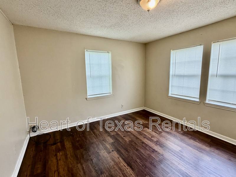 House for rent at 1009 Victoria St, Waco, TX 76705