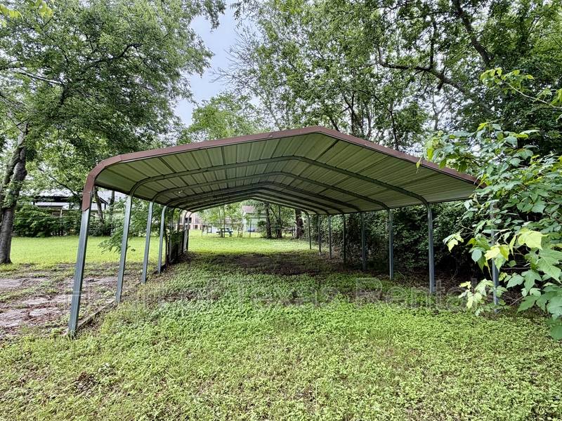 House for rent at 1009 Victoria St, Waco, TX 76705