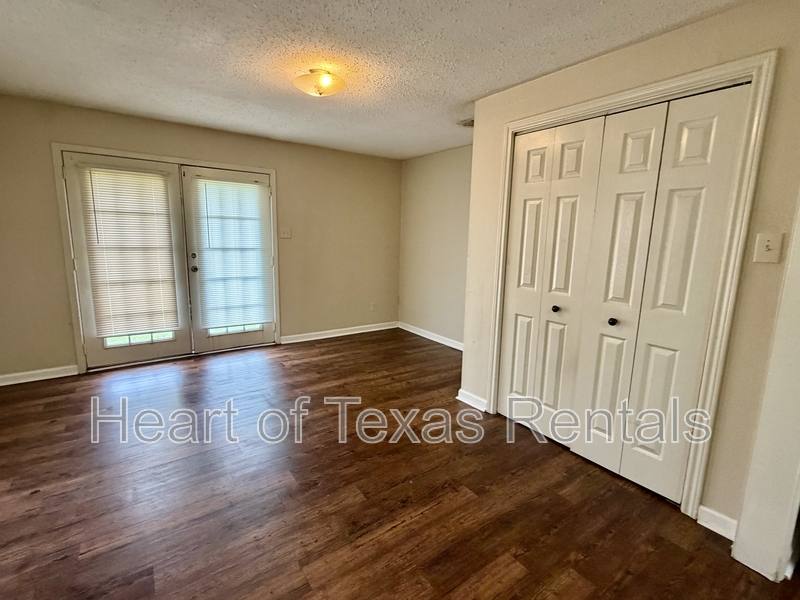 House for rent at 1009 Victoria St, Waco, TX 76705