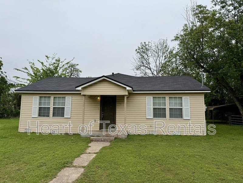 House for rent at 1009 Victoria St, Waco, TX 76705
