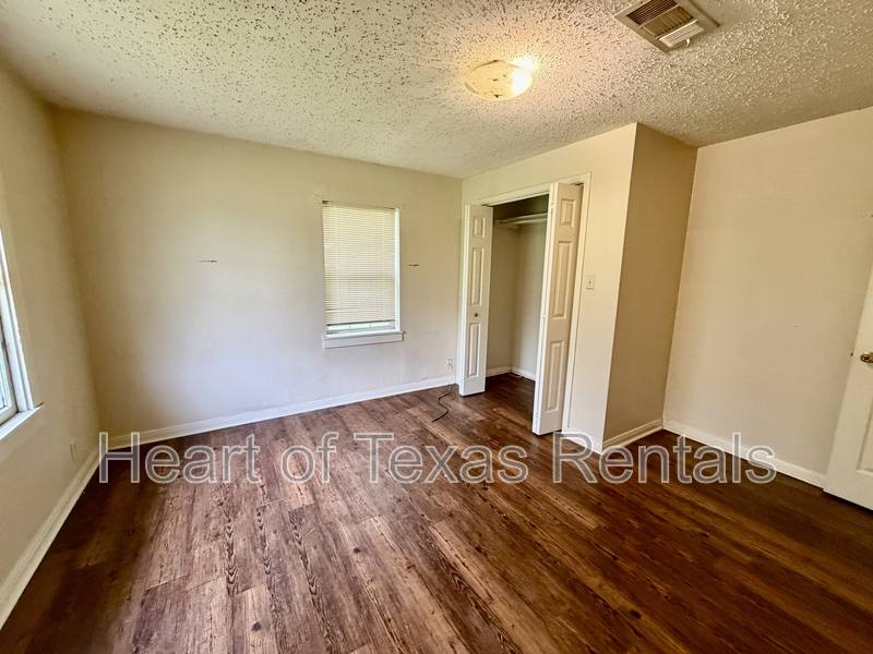 House for rent at 1009 Victoria St, Waco, TX 76705