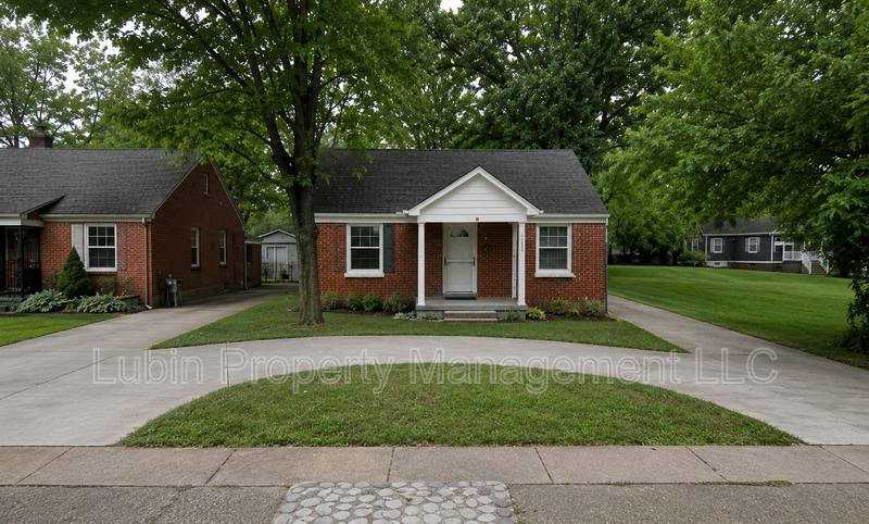 House for rent at 1711 S Trezevant St, Memphis, TN 38114