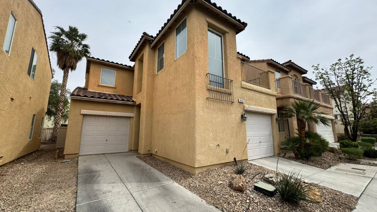 House for rent at 926 Shining Rose Place, Henderson, NV 89052