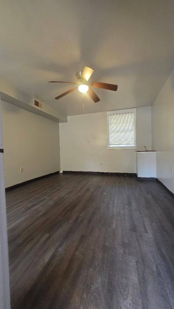 House for rent at 1967 S Riverview Circle, Albany, GA 31705