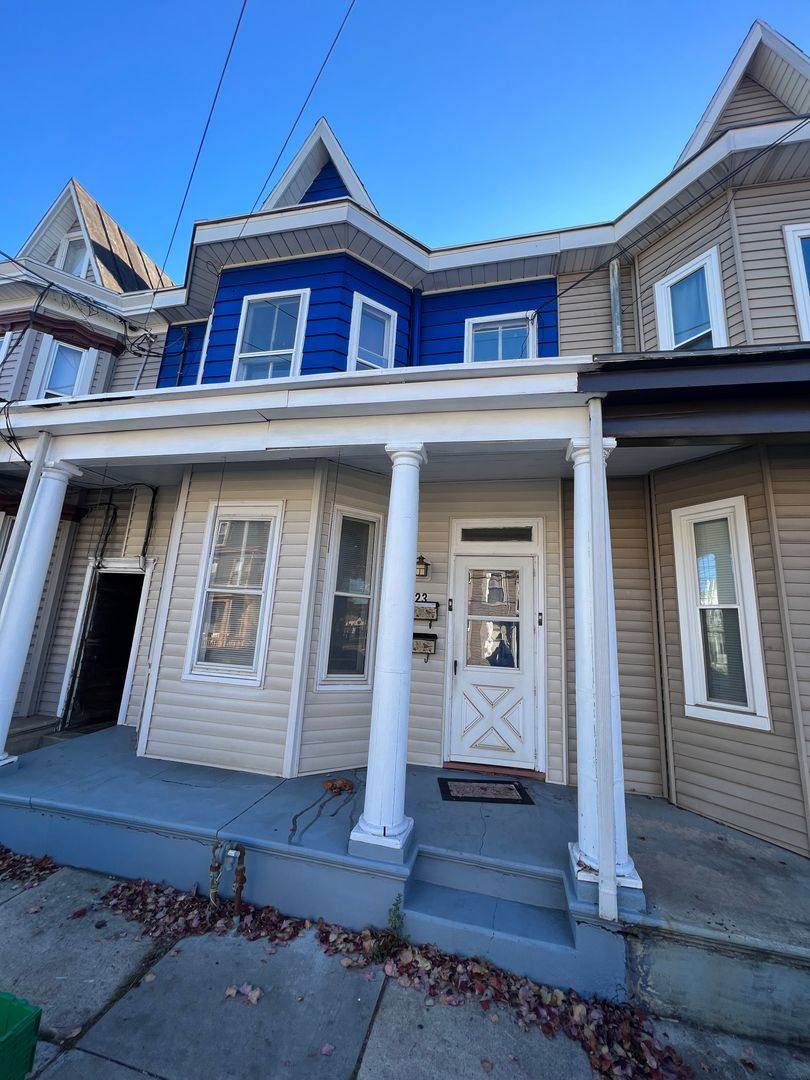 Apartment for rent at 423 N Hanover St, Carlisle, PA 17013