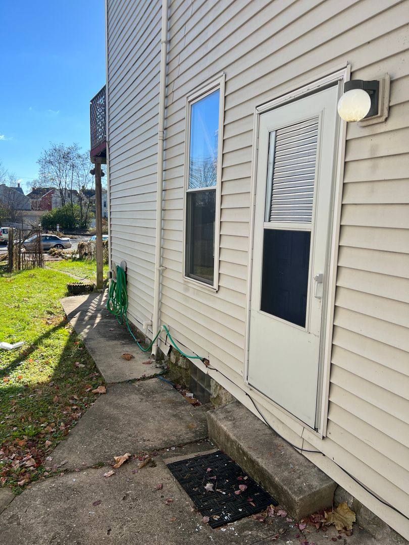 Apartment for rent at 423 N Hanover St, Carlisle, PA 17013