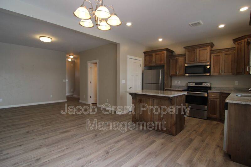 Townhouse for rent at 655 Ruby Circle #202, Shelley, ID 83274