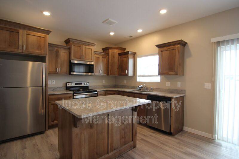 Townhouse for rent at 655 Ruby Circle #202, Shelley, ID 83274