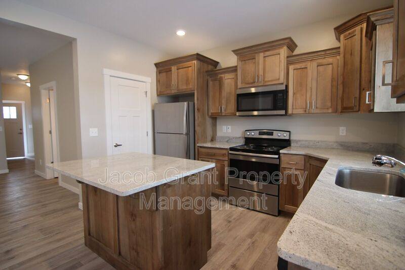 Townhouse for rent at 655 Ruby Circle #202, Shelley, ID 83274
