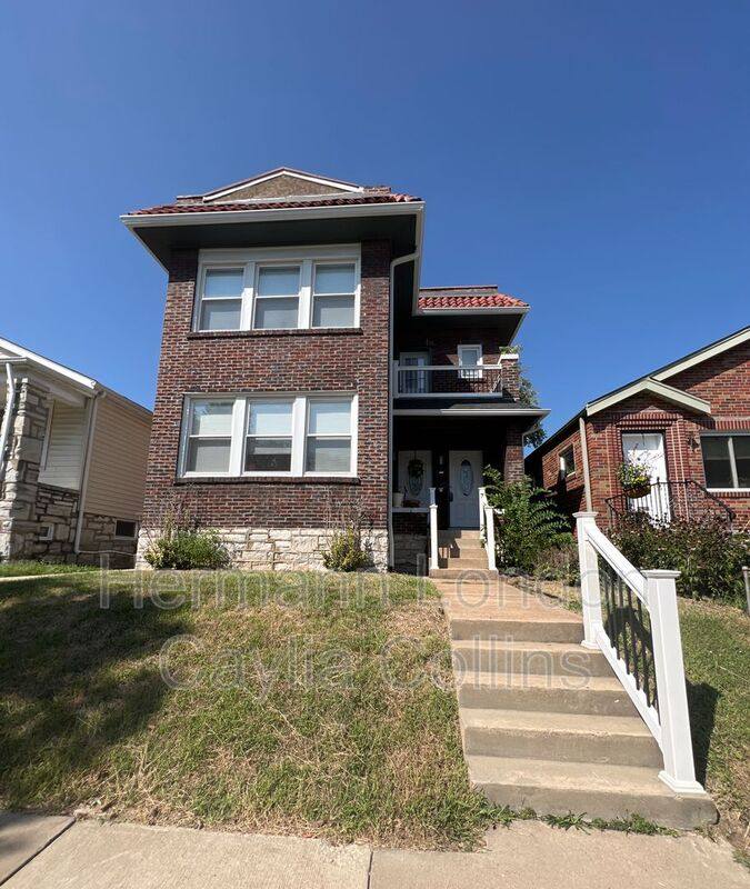 Apartment for rent at 4413 Delor St #2F, Saint Louis, MO 63116