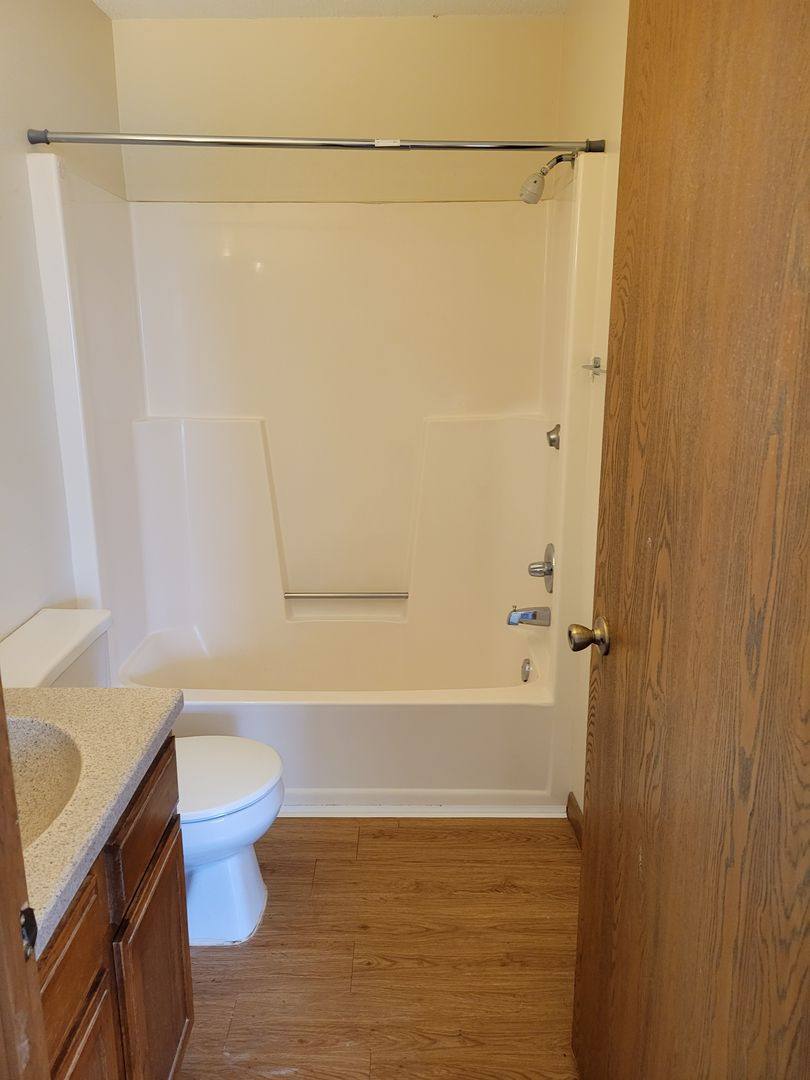 Apartment for rent at 1607 Aspen Dr, Hudson, WI 54016