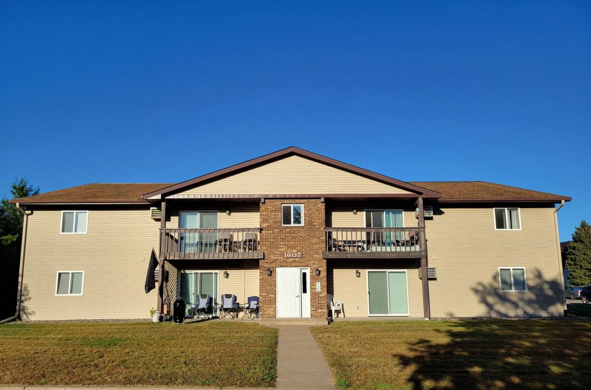 Apartment for rent at 1607 Aspen Dr, Hudson, WI 54016