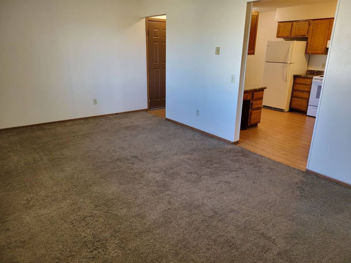 Apartment for rent at 1607 Aspen Dr, Hudson, WI 54016