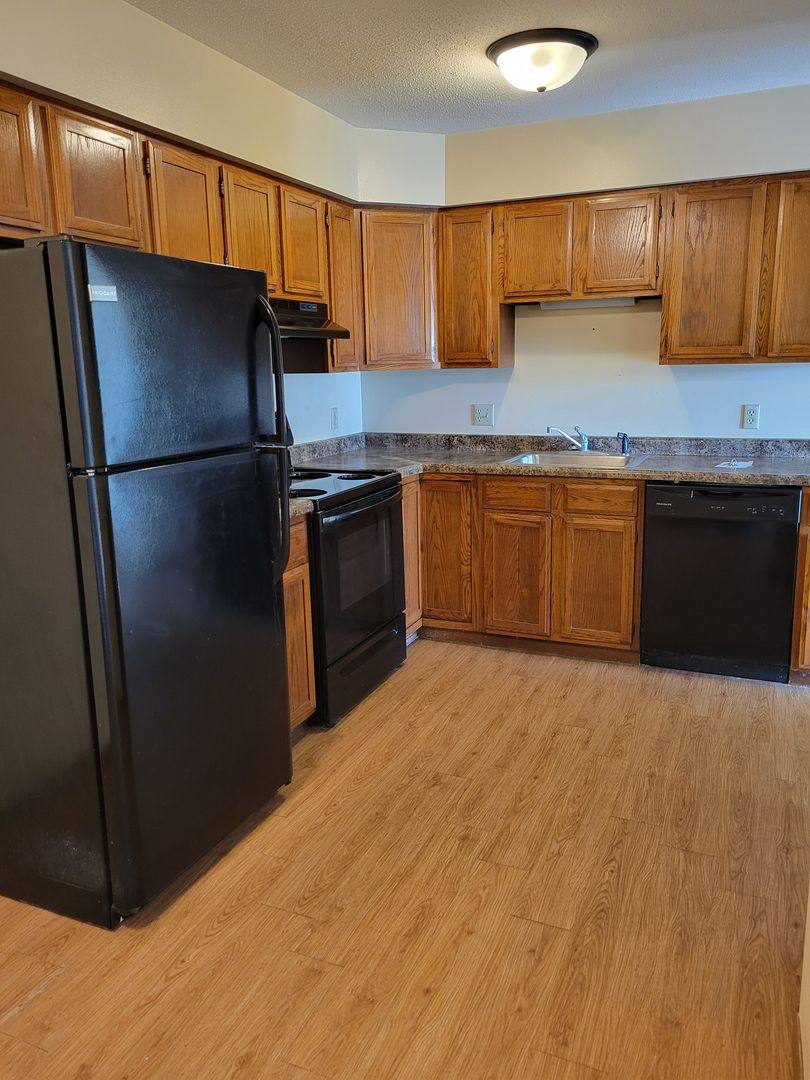 Apartment for rent at 1607 Aspen Dr, Hudson, WI 54016