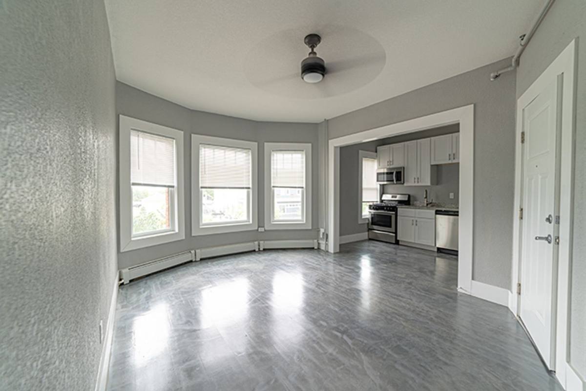 Apartment for rent at 718 15th St, Des Moines, IA 50314