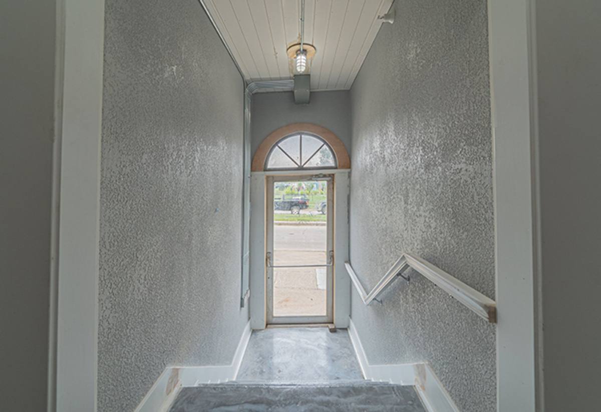 Apartment for rent at 718 15th St, Des Moines, IA 50314