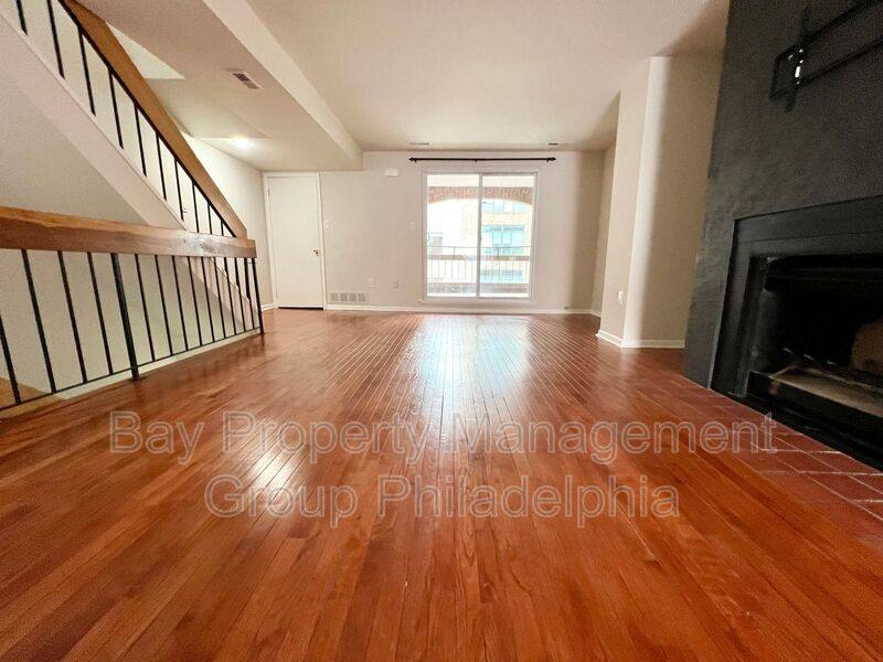 Townhouse for rent at 2115 Arch St #B, Philadelphia, PA 19103