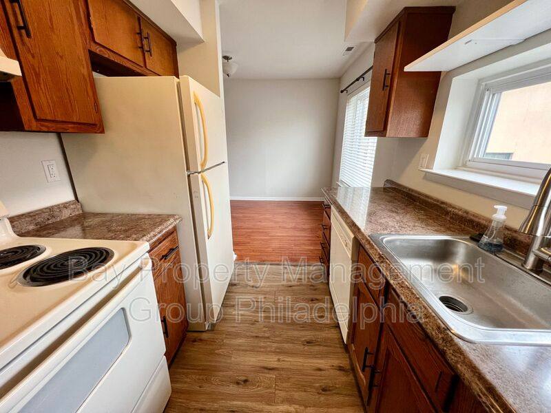 Townhouse for rent at 2115 Arch St #B, Philadelphia, PA 19103