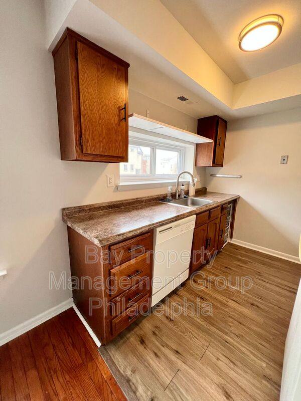 Townhouse for rent at 2115 Arch St #B, Philadelphia, PA 19103