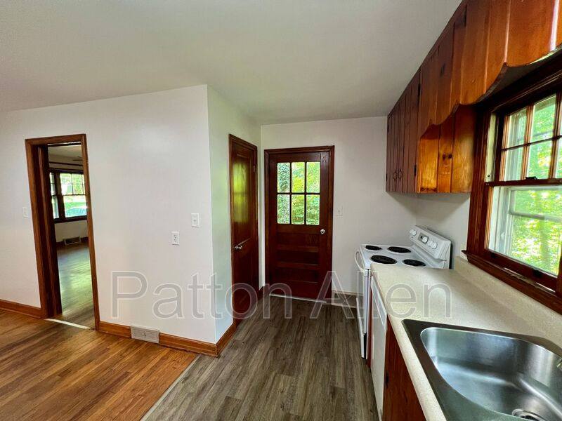House for rent at 29 Evergreen Ave, Asheville, NC 28806
