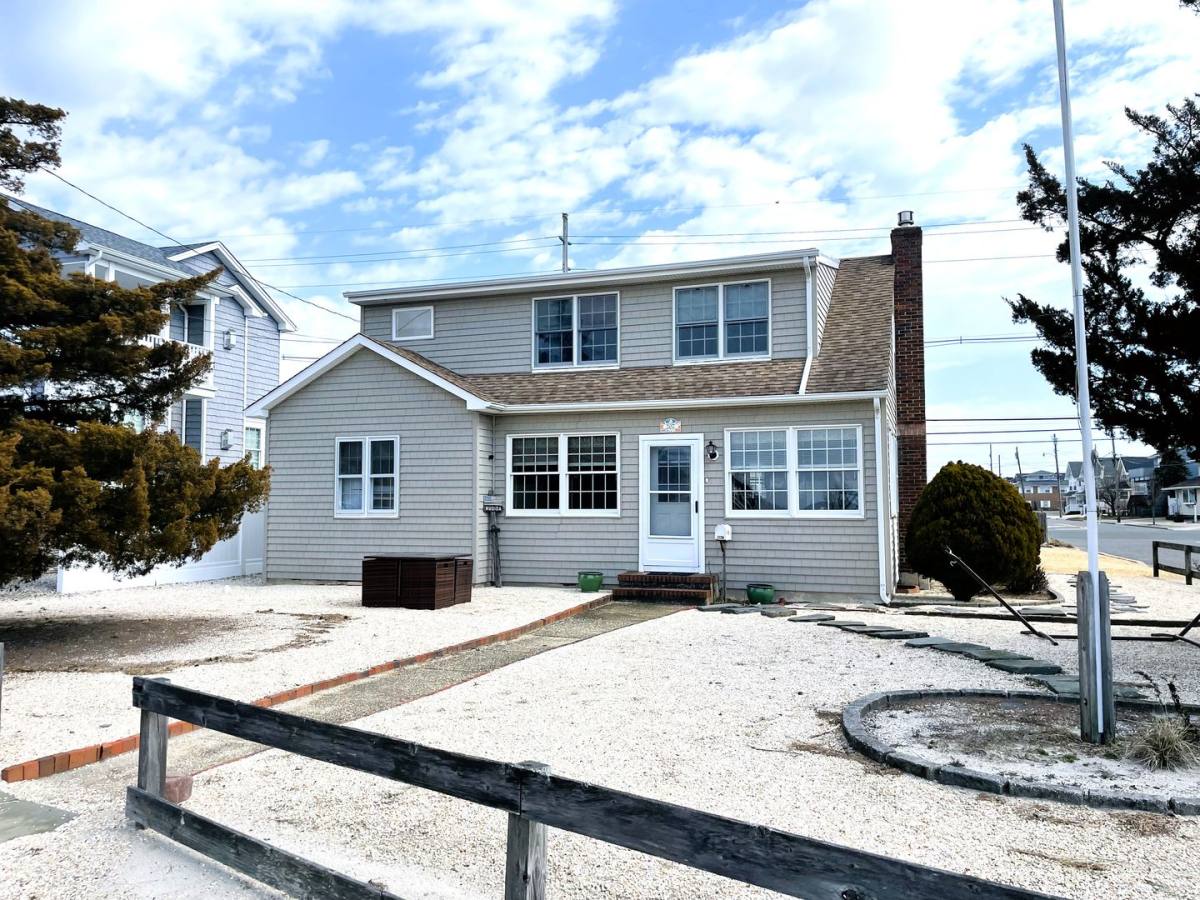 House for rent at 207 Bay Blvd, Lavallette, NJ 08735