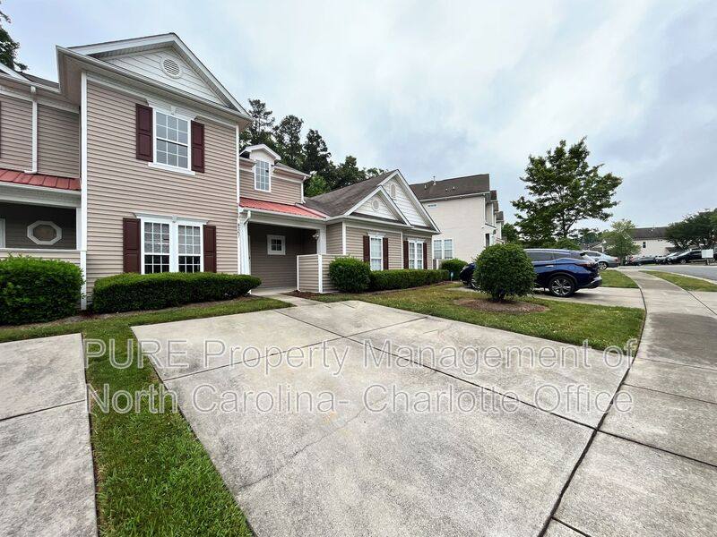 Townhouse for rent at 8267 Carob Tree Lane, Charlotte, NC 28215