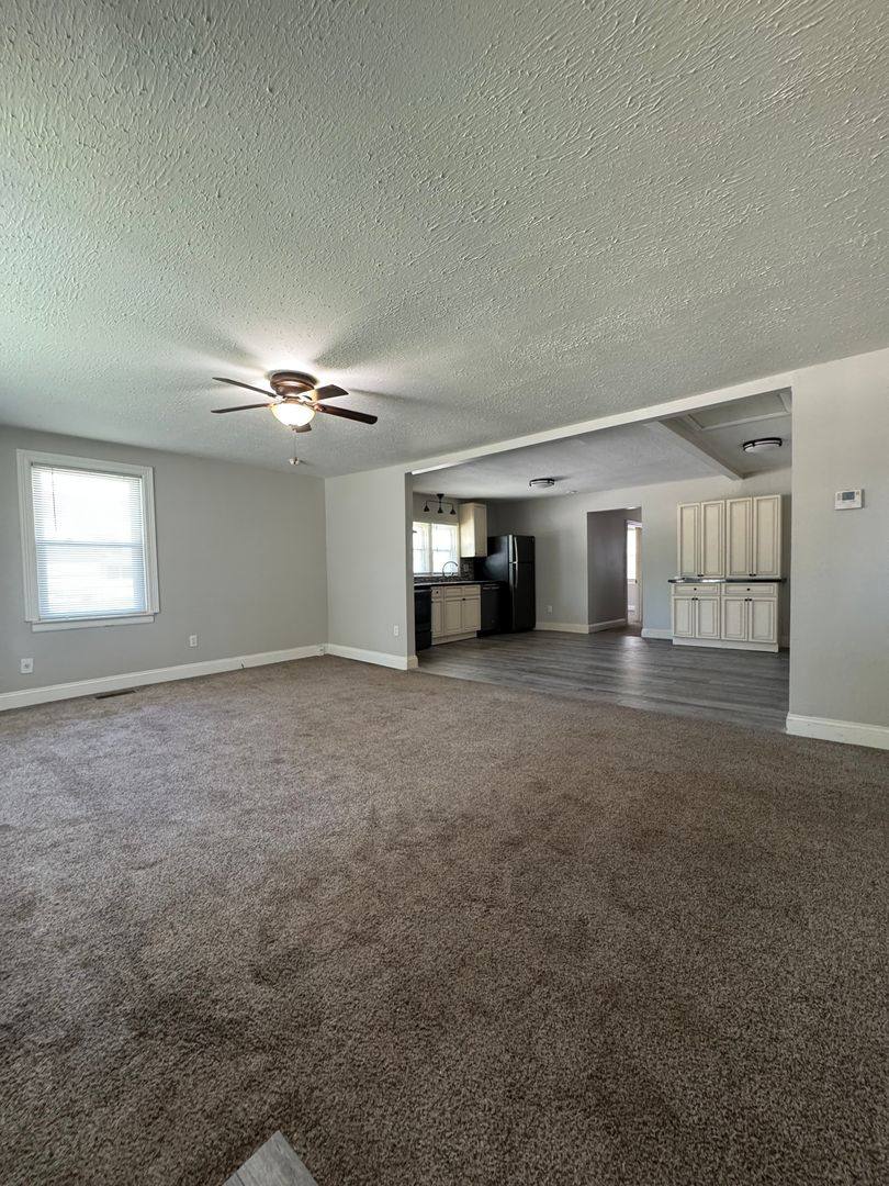 Townhouse for rent at 1128 N Jefferson, Springfield, MO 65802