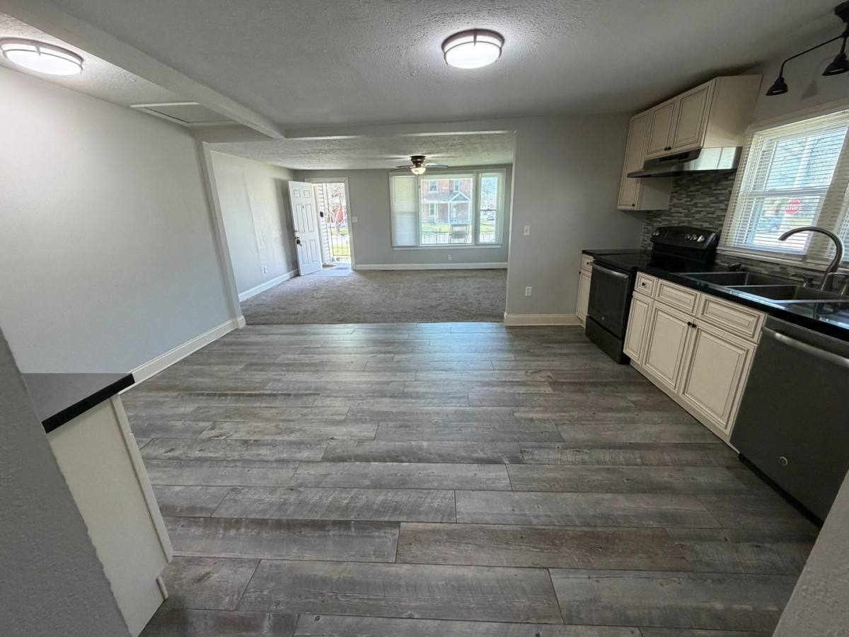 Townhouse for rent at 1128 N Jefferson, Springfield, MO 65802
