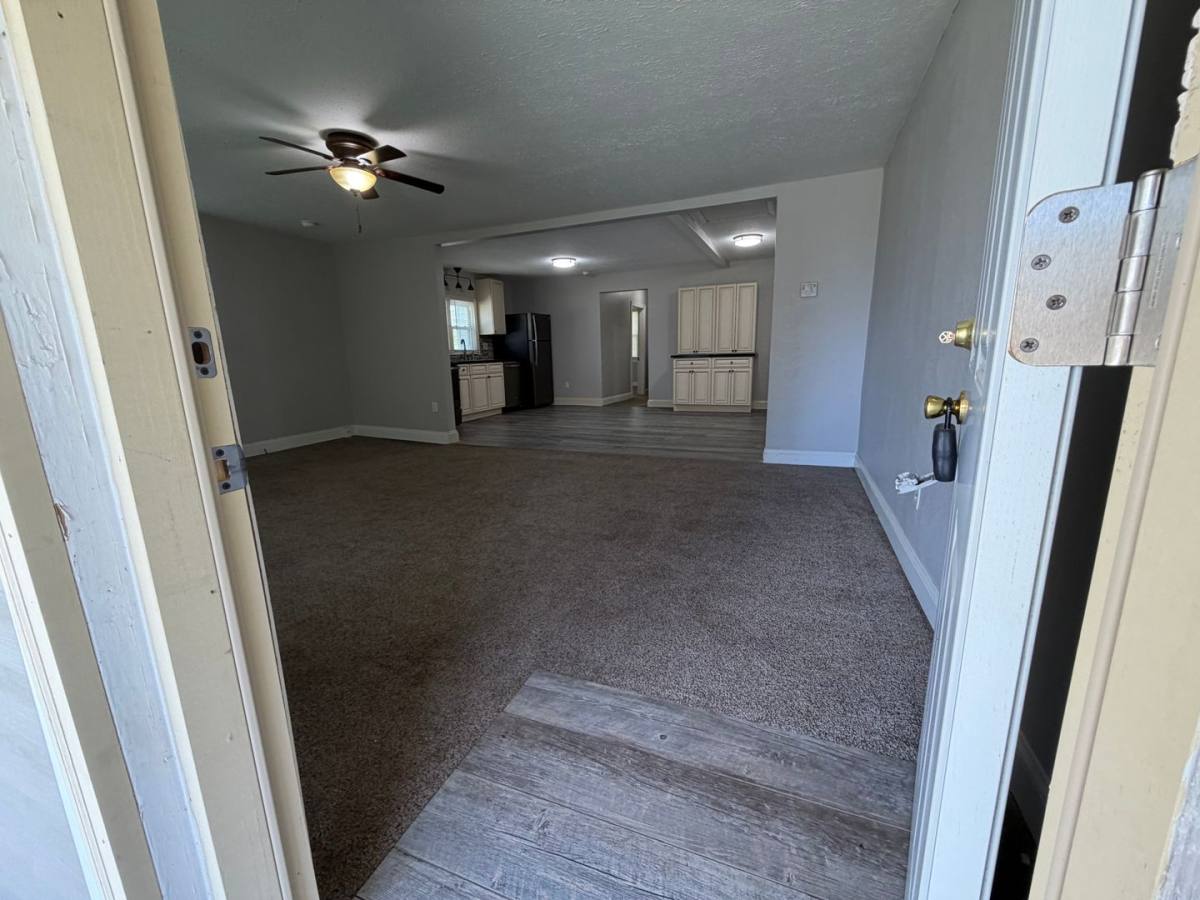 Townhouse for rent at 1128 N Jefferson, Springfield, MO 65802