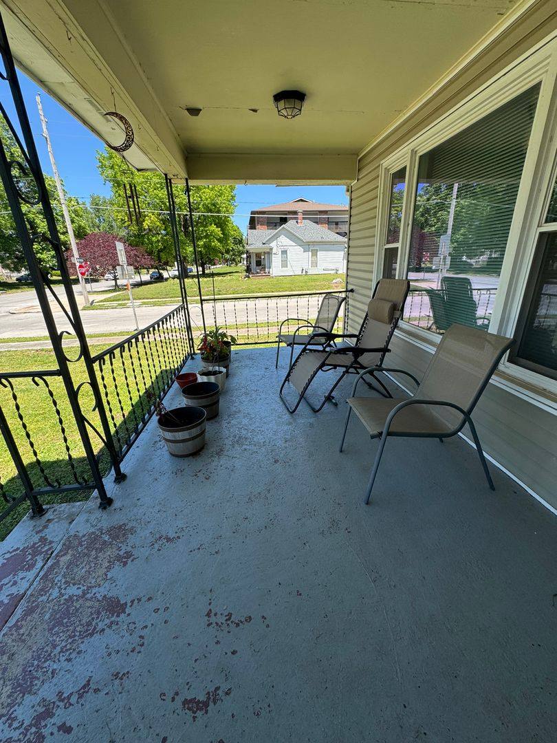 Townhouse for rent at 1128 N Jefferson, Springfield, MO 65802