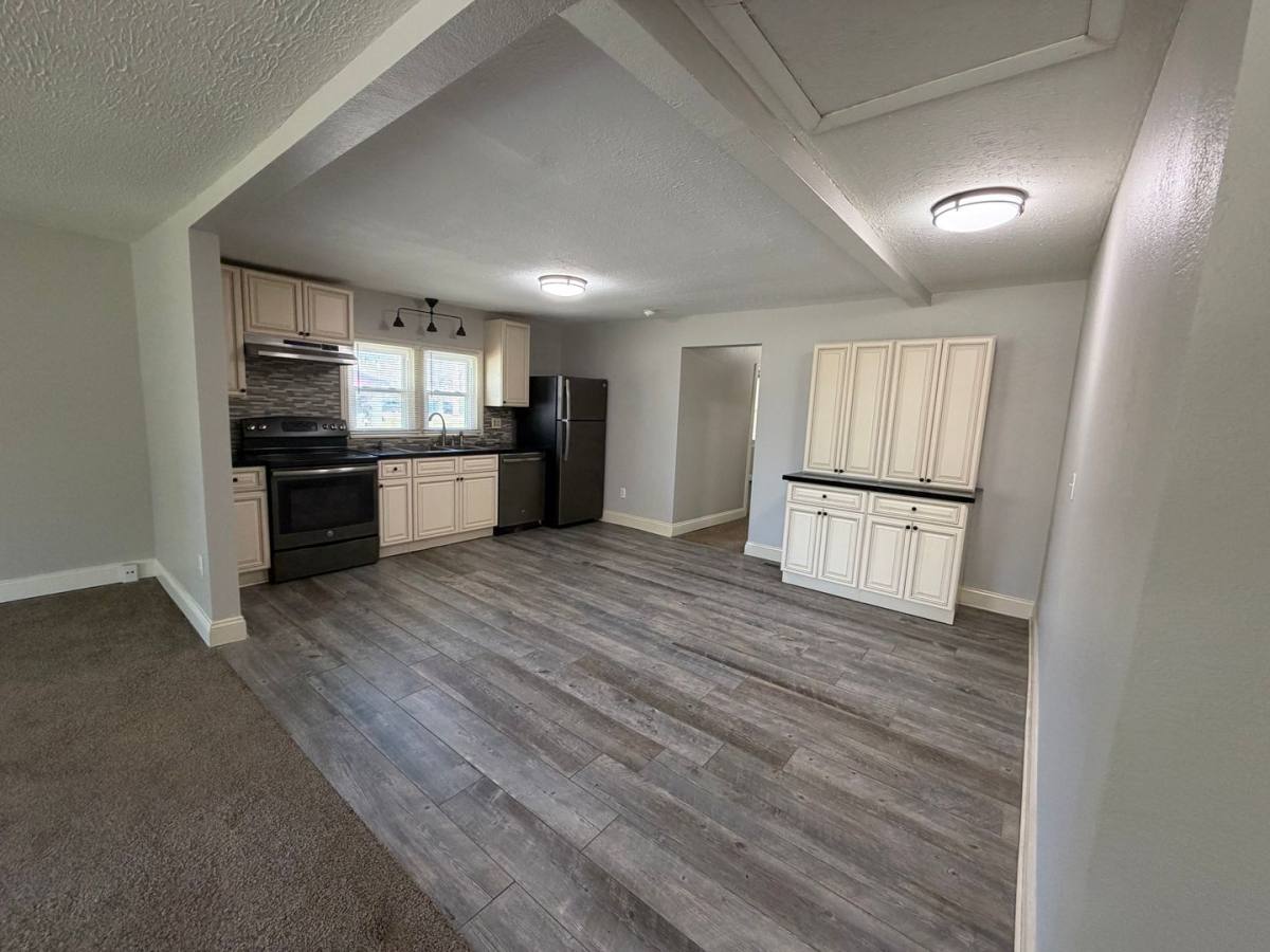 Townhouse for rent at 1128 N Jefferson, Springfield, MO 65802