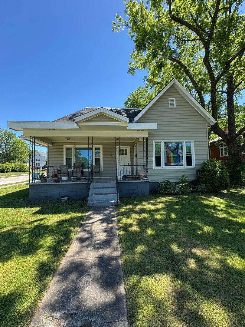 Townhouse for rent at 1128 N Jefferson, Springfield, MO 65802