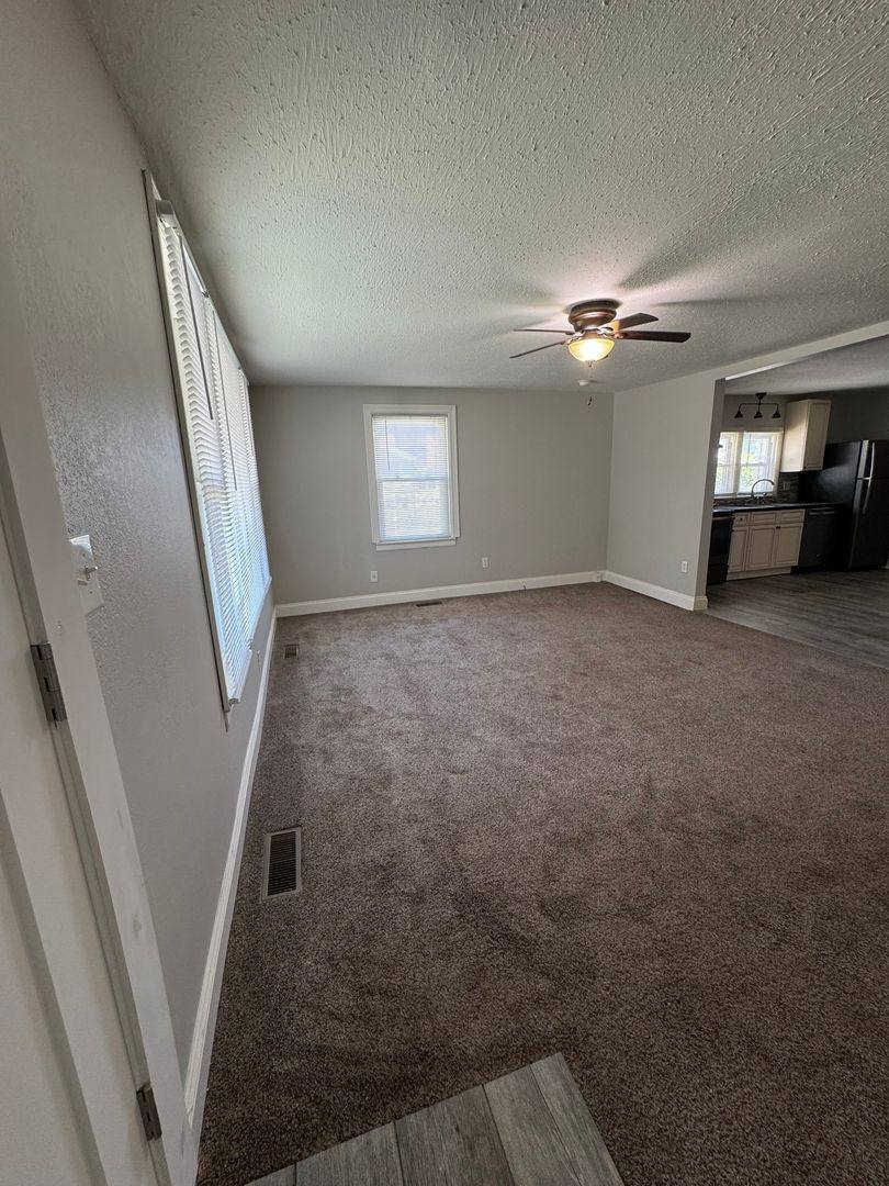 Townhouse for rent at 1128 N Jefferson, Springfield, MO 65802