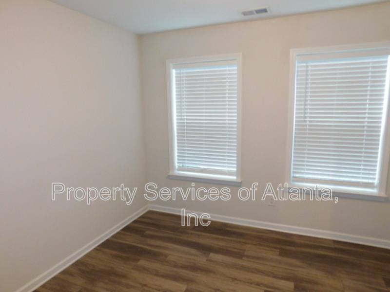 Townhouse for rent at 139 Pacer Place, Atlanta, GA 30342
