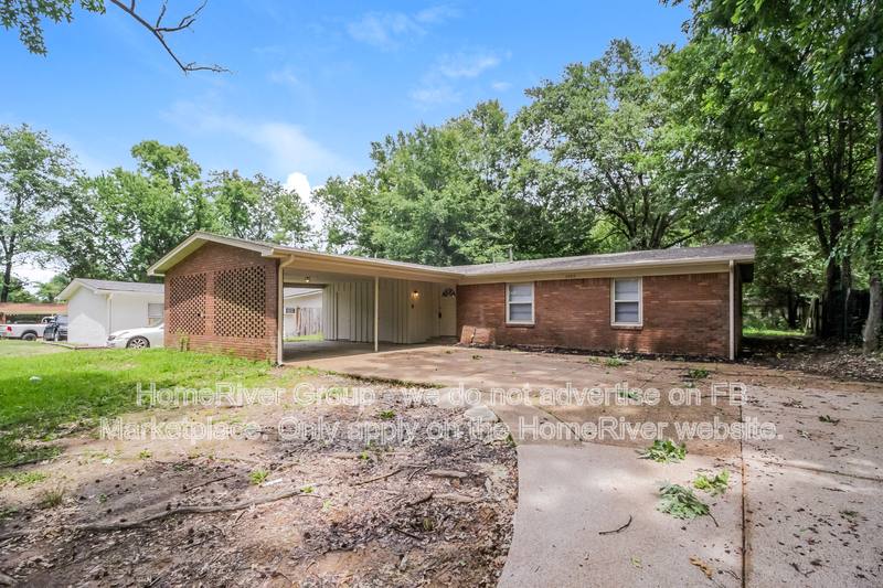 House for rent at 3020 Knight Rd, Memphis, TN 38118