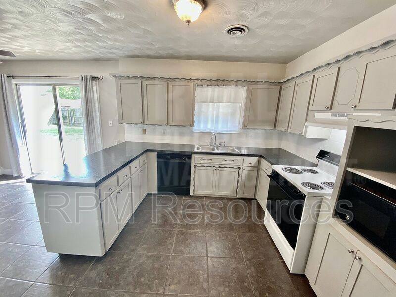 House for rent at 3024 SW 66th St, Oklahoma City, OK 73159