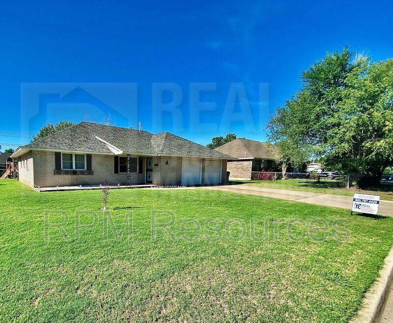 House for rent at 3024 SW 66th St, Oklahoma City, OK 73159